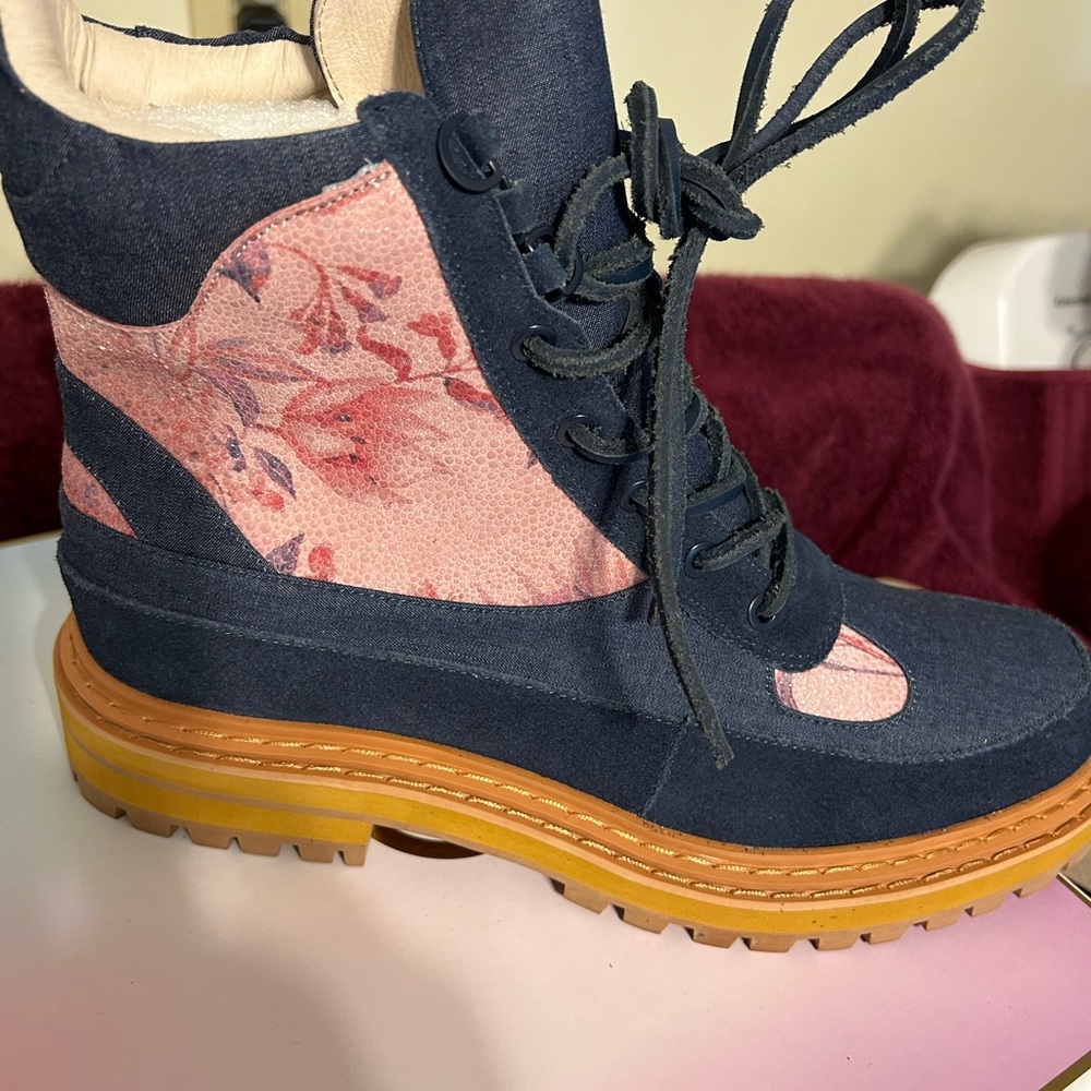 Cecelia New York Leather Lace-up boots. Denim color. - Picture 4 of 6